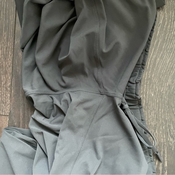 Stretch High Rise Jogger in Graphite Gray - Picture 5 of 10